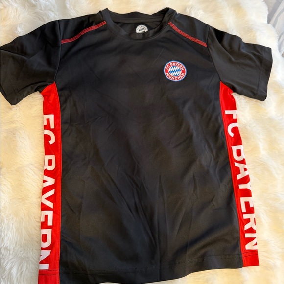 Kids Black and Red T-Shirt - Picture 1 of 3